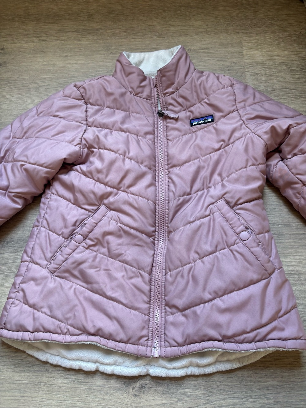 Girls Reversible Patagonia Jacket - Picture 7 of 14